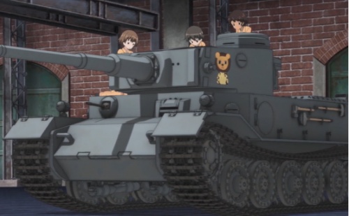 （在动漫《少女与战车》中，故障率高的“虎P”只有会修车的汽车部能伺候）