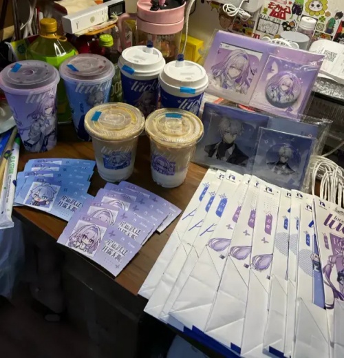 不少粉丝在社交平台上晒出照片